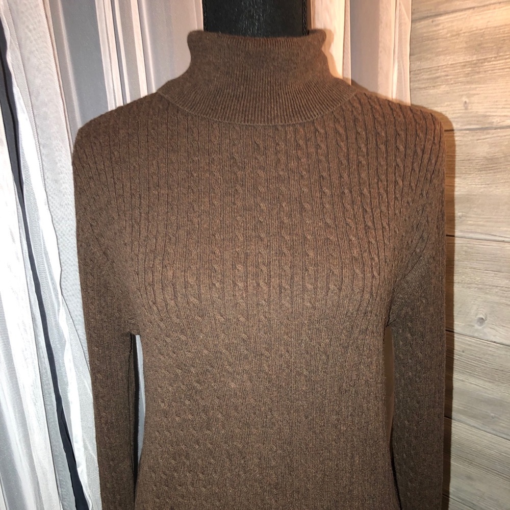 Turtle neck sweater